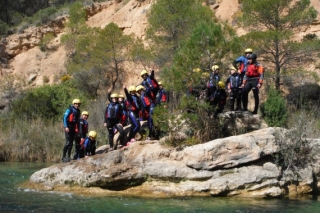  Sul punto di tuffarsi nel fiume 